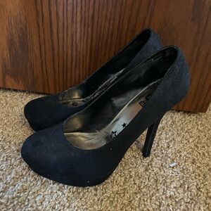 8W Velour Black High High Heels